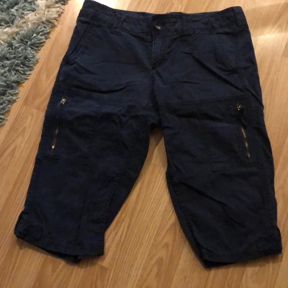American Eagle Outfitters Pants - Women’s American Eagle Capris size 6